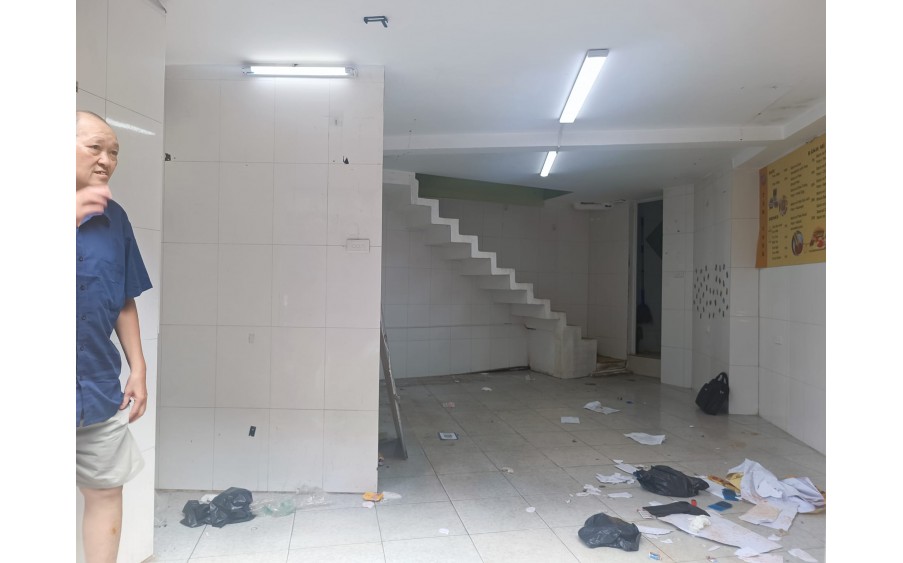 Cho thuê làm Quán cơm, Phở, hàng ăn  phố Chân Cầm ( góc Phủ Doãn), 30m2 - 2 T, MT 4m  - Giá 24 Triệu